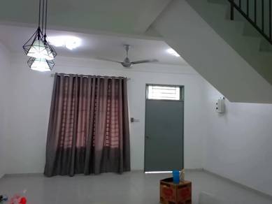 Taman Pulai Mutiara Double Storey House For Rent
