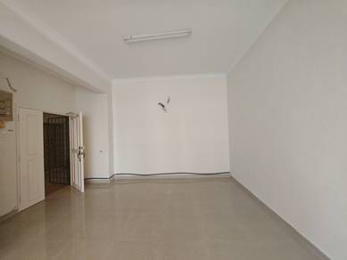 Low Density Near To MRT Condo For Rent