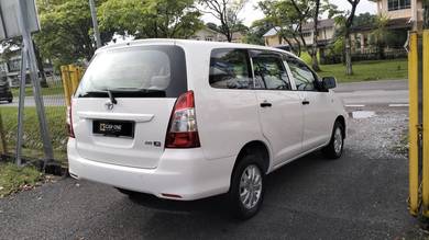 Toyota INNOVA 2.0 E (A)
