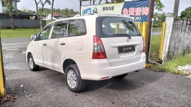 Toyota INNOVA 2.0 E (A)