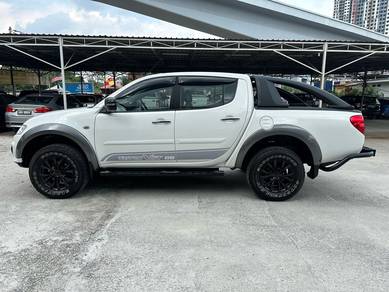 Mitsubishi TRITON 2.5 (A) 4x4 Leather Sunroof
