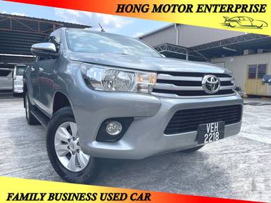 Toyota HILUX 2.4 G (A) FULL SERVICE CARPLAY