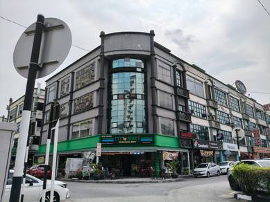 4 storey shop lot corner lot serdang Perdana Seri Kembangan ,Selangor