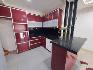 FACING POOL: Suri Puteri Seksyen 20 Shah Alam.