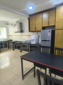 (Corner) Mahkota cheras double storey house for rent, mahkota cheras