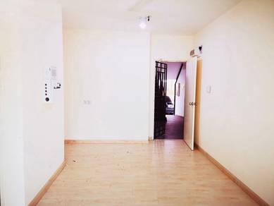 UUC | Ground Floor | Corner Unit | Below Value | 2R1B | For Sale