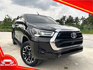 TOYOTA HILUX 2.4 V (a) 4WD LOW MILE U/WARRANTY