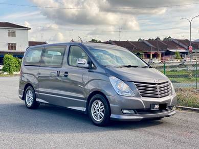 Hyundai GRAND STAREX 2.5 ROYALE (A)