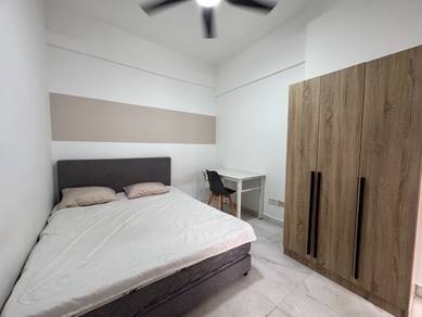 Fast Access to Bukit Bintang – The Forum Condominium Room for Rent