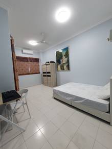 Master Room @ Gelugor. Walking dist. to USM. Private Bathroom.