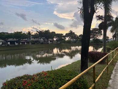 Austin Perdana Lake Palm Mount Austin 4 Bed Partially Furnished  Ciq