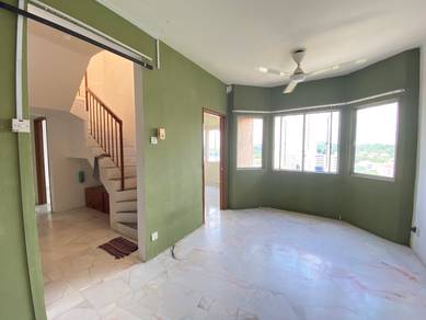 Apartment Penthouse Land 1600sqf build up 1000 sqf  Desaminium Flora