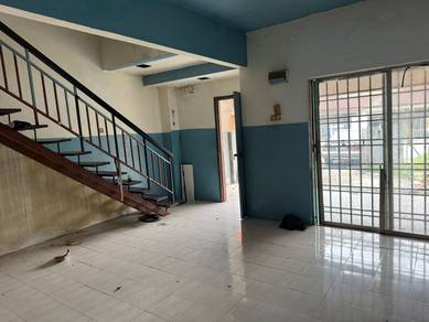 Double Storey Terrace Bandar Saujana Putra
