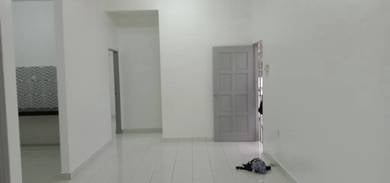 Rumah Townhouse tingkat atas Tengah GOMBAK