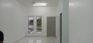 Rumah Townhouse tingkat atas Tengah GOMBAK