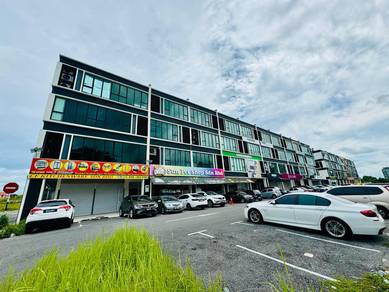 Royal Richmond 2nd Floor Corner Shoplot For Rent
