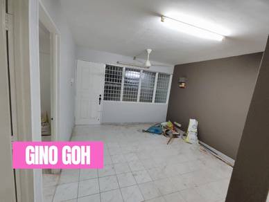 Taman Lip Sin Block 1 at Bayan Lepas, Partly Furnished