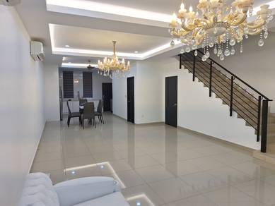 Bangi Avenue House 3-Level & BU area 3214 sf