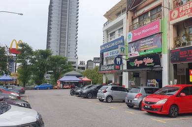 Main Road Shop Rent Equine Taman Putra Permai,Seri Kembangan,Selangor