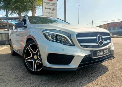 Mercedes Benz GLA250 2.0 (A)  7 Speed 4MATIC