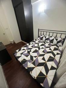 Seri Maya middle room Mix gender unit for rent, 4 min walking distance