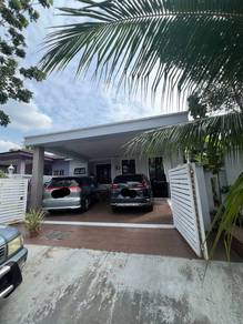 Bandar Bukit Mahkota, Bangi. 1.5 Storey Semi D.