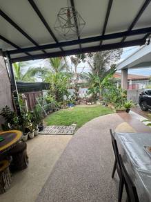 Bandar Bukit Mahkota, Bangi. 1.5 Storey Semi D.