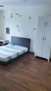 Gorgeous Aircond Largest Master Room, SERI PUTRI CONDO,1MIN CHERAS LRT