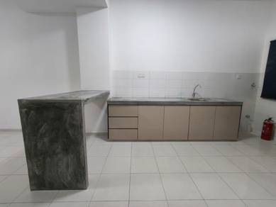 Setia Permai 2 Setia Alam with kitchen cabinet and kitchen island
