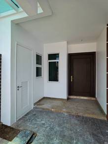 D' Banyan Superlink Terrace House For Sale