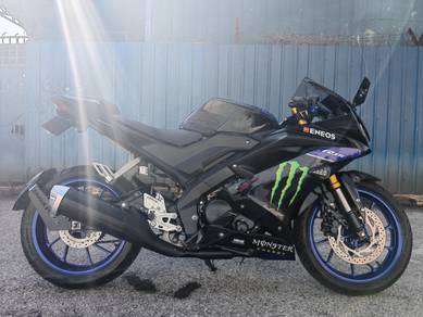 Yamaha R15 