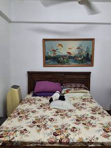MIDDLE ROOM in Rivercuty Condominium