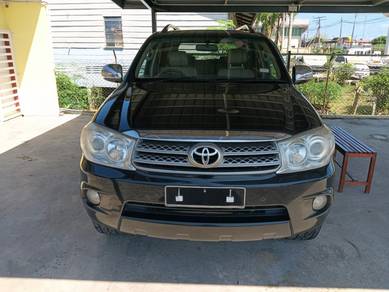 Toyota FORTUNER 2.7 V FACELIFT (A)