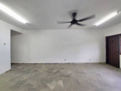 Taman Sungai Besi Apartment, 880sqft, Ground Floor, Gated Guarded