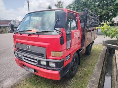 07 Daihatsu Delta V58 wooden kargo