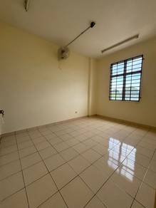 Kondo Besar dan Murah Untuk disewa di Mantin