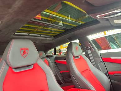 V8 TWIN TURBO 5 SEATERS 2022 Lamborghini URUS 4.0