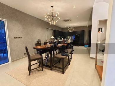 Nine Ten - 3 Stories Semi-D - Land:3500' - Fully Renovated - Nice Unit