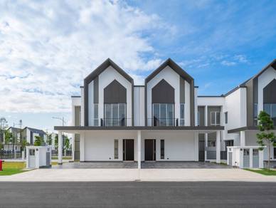 Rumah 2 Sty Size Besar 22x70 , 0% Down Payment & Cash Back 42,000