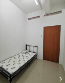 Bilik Single Lelaki Taman Saujana KLIA, Kota Warisan Sepang