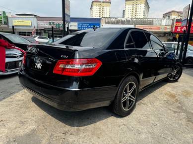 Mercedes Benz E200 1.8 CGI BlueEFCY Turbo