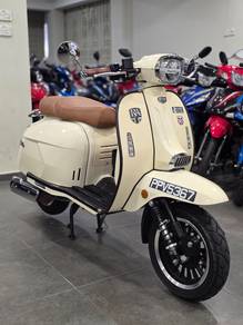 2021 Royal Alloy GP125 DemoBike 2k Km Only Vespa