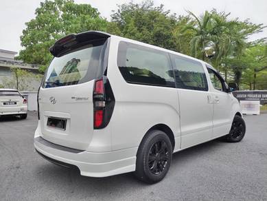 Hyundai GRAND STAREX 2.5 ROYALE  (A) F/LOAN