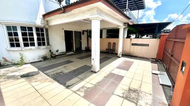 Tampoi Indah Double storey Corner lot
