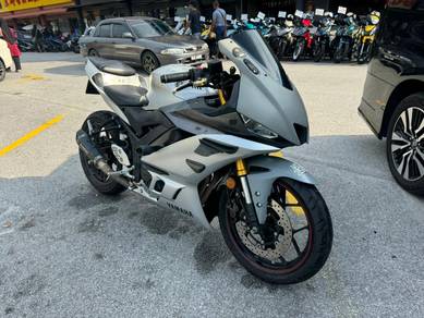 2021 Yamaha R25 V2 Silver Edition "Akrapovic Full
