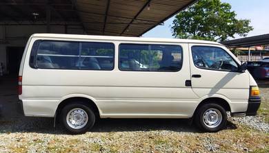 Toyota Hiace Window Van 2.5 (M) Diesel
