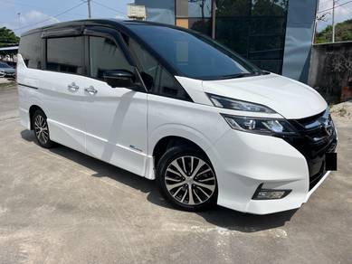 Nissan SERENA 2.0 S-HYBRD PREMIUM HGHWY STAR
