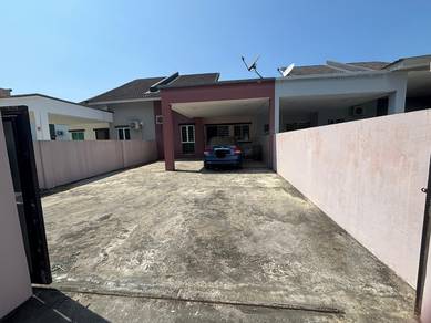 One-storey terraced family house in Labuan F.T for sale!