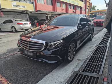 Mercedes Benz E300 2.0 EXCLUSIVE (A)