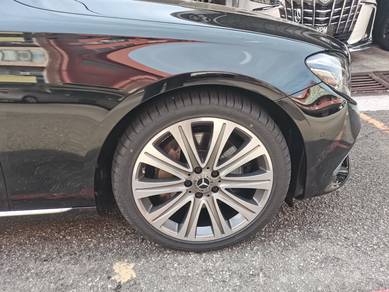 Mercedes Benz E300 2.0 EXCLUSIVE (A)